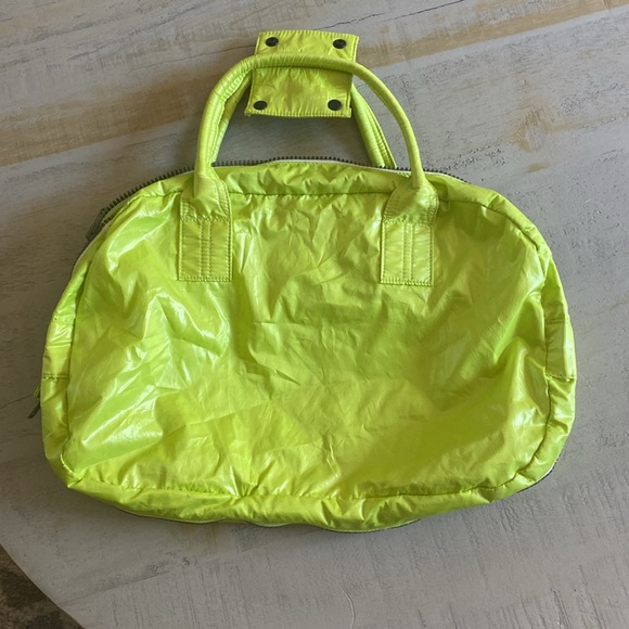 GAP Gym Bag! - Picture 5 of 8